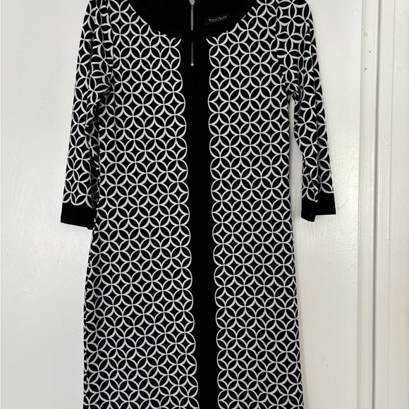 White House Black Market Dresses & Skirts - White House Black Market Geometric Black and White Dress
